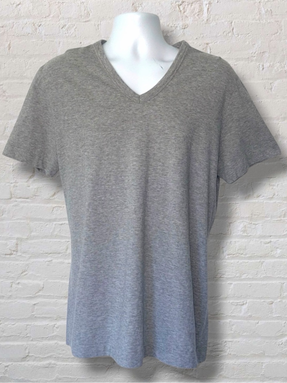 Theory Men’s V-Neck T-Shirt Gray XL – 100% Cotton, Made in Peru